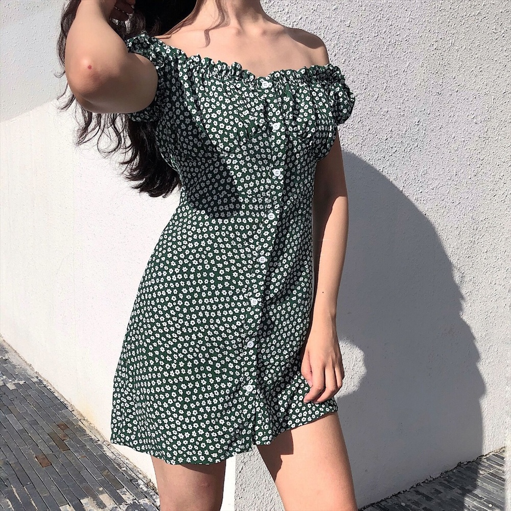 green dress